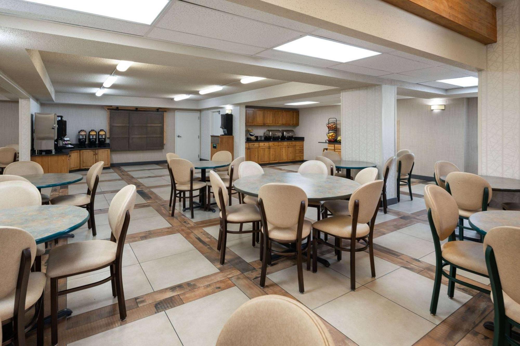 Days Inn & Suites By Wyndham Бозмен Екстер'єр фото