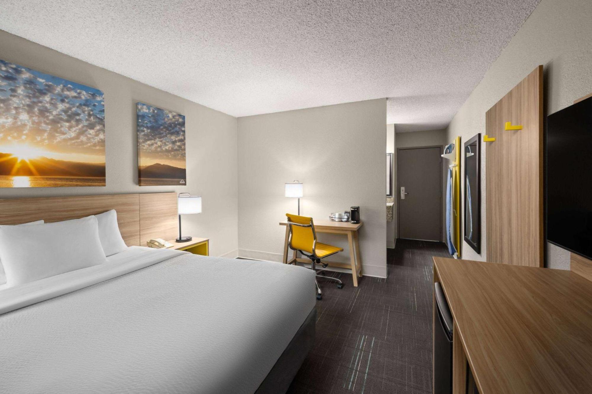 Days Inn & Suites By Wyndham Бозмен Екстер'єр фото